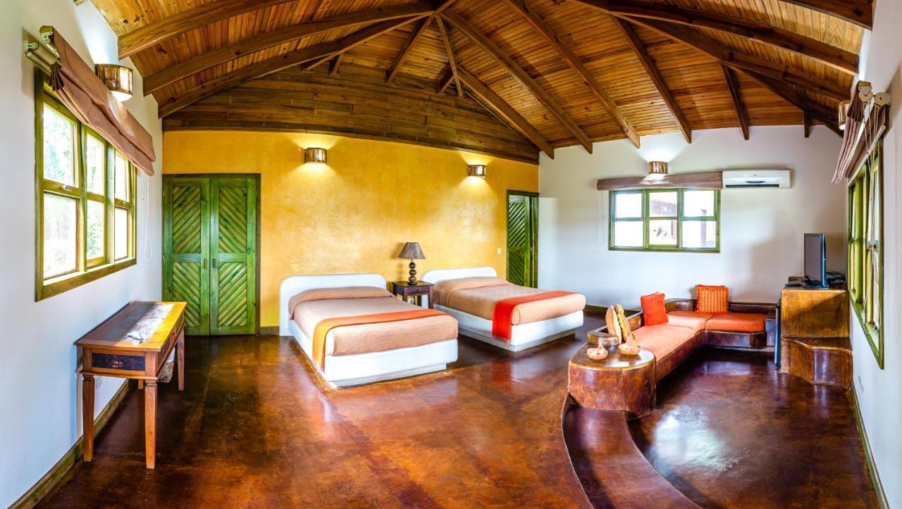 Nanajuana Rio Dulce Hotel Ngoại thất bức ảnh